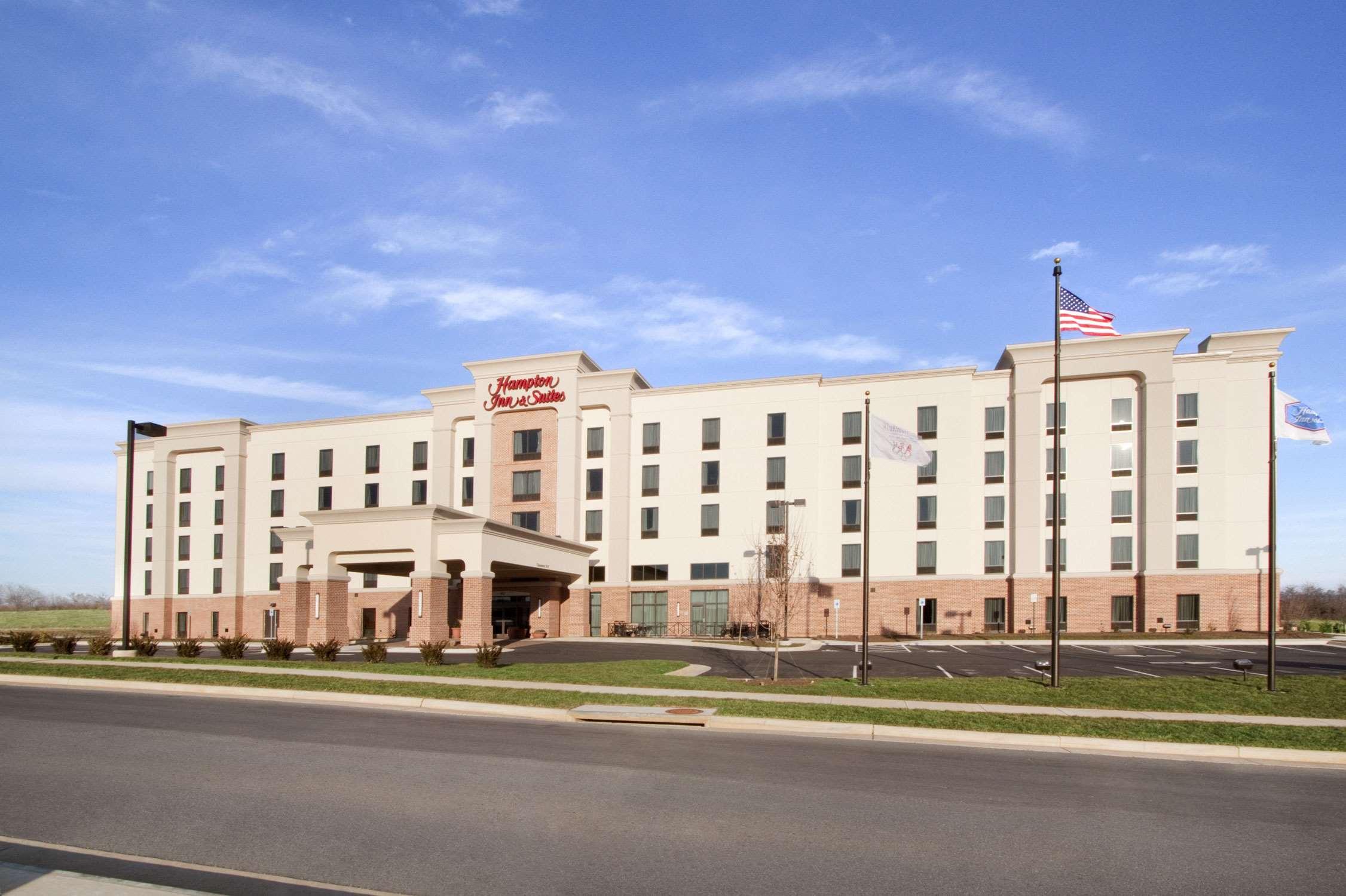 Hampton Inn & Suites Charles Town Exterior photo