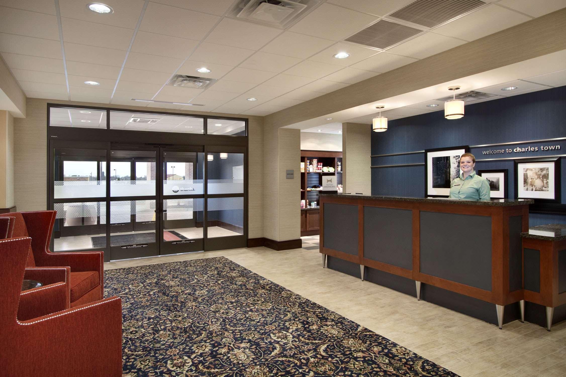 Hampton Inn & Suites Charles Town Exterior photo